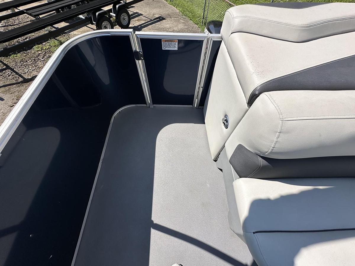 Used 2020 Sylvan 820 Cruise