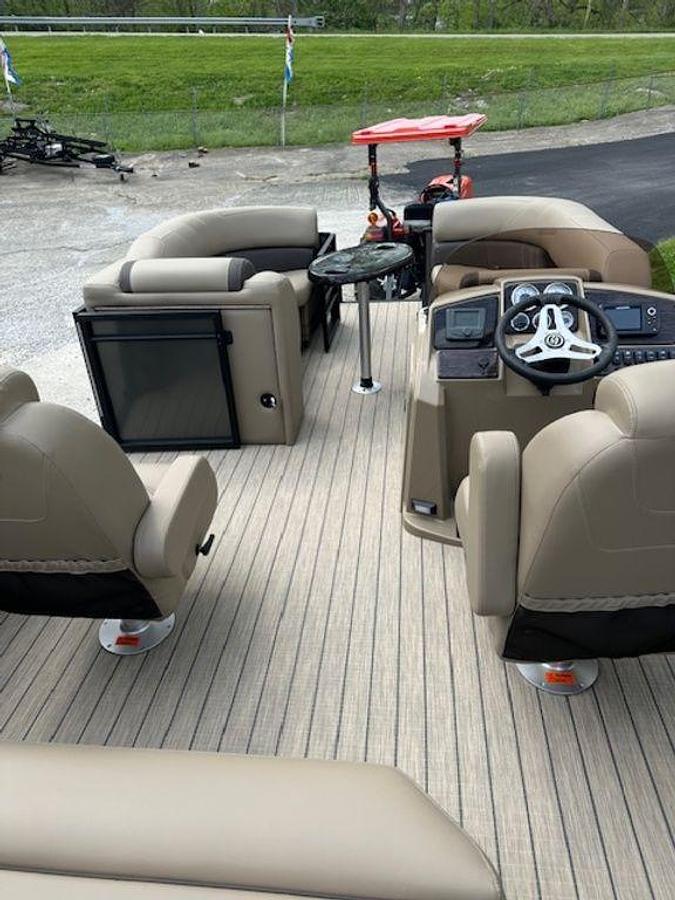 2025 Sylvan 822 CLZ DH