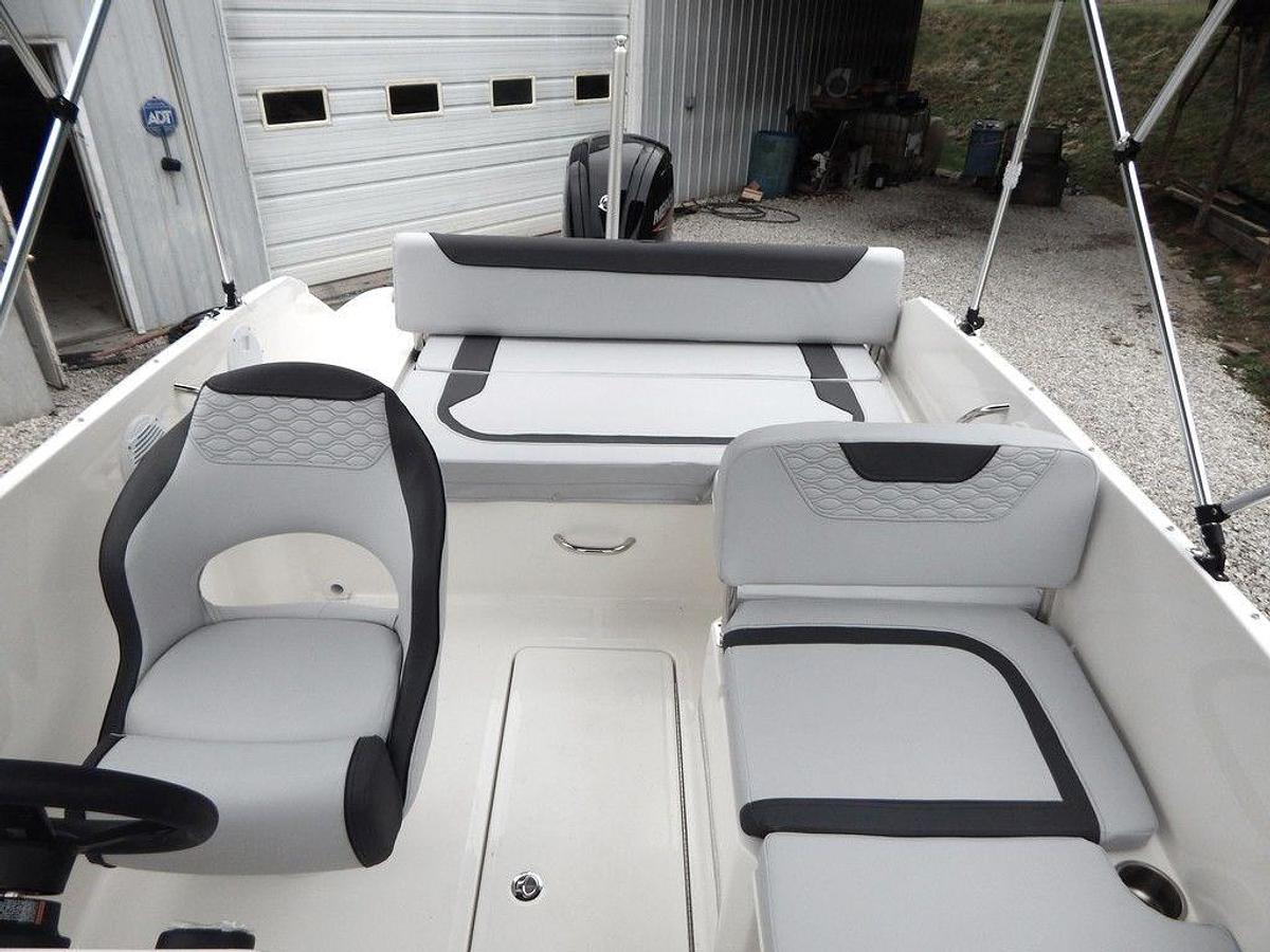 2024 Bayliner M19