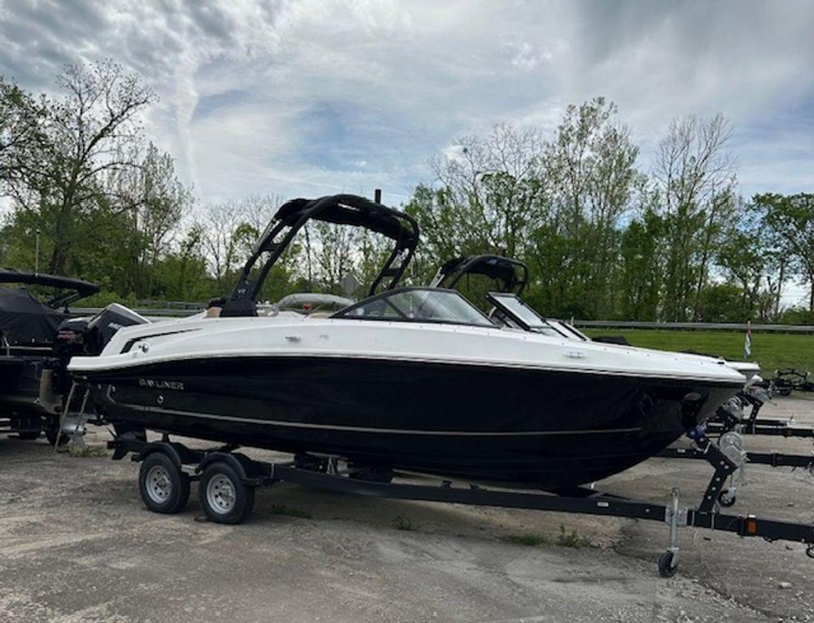 2025 Bayliner VR6 Bowrider - Outboard
