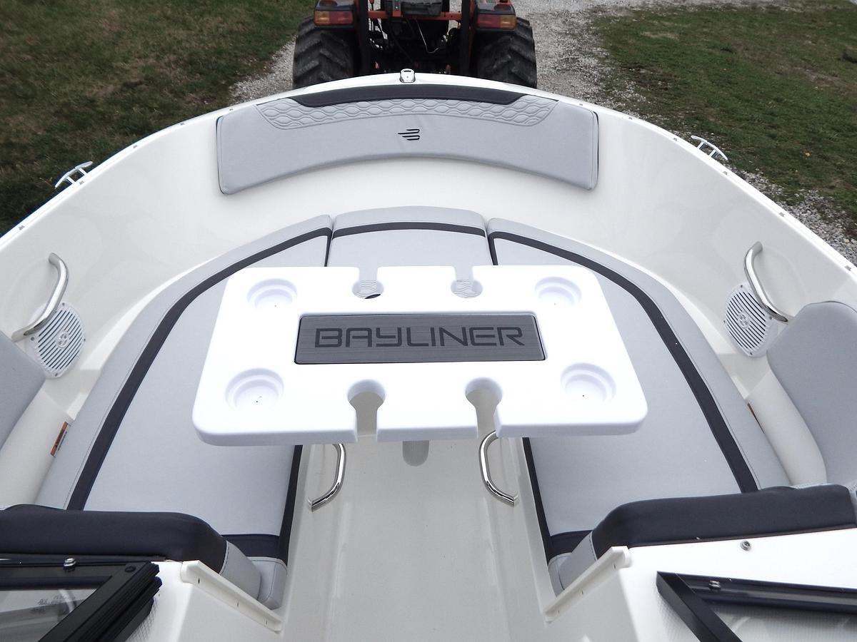 2024 Bayliner M19
