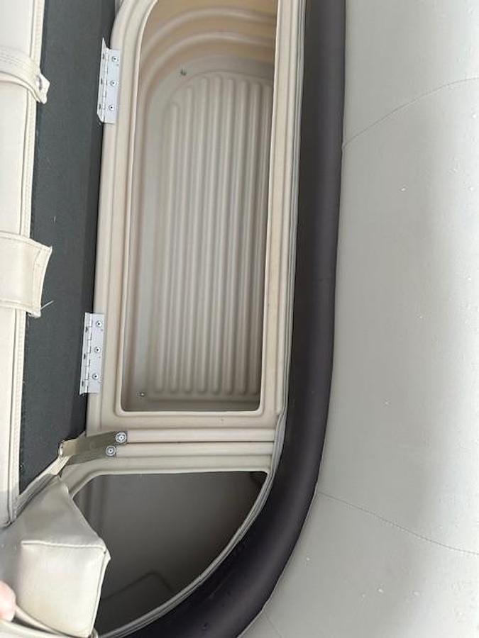 Used 2019 SunTracker Party Barge 18
