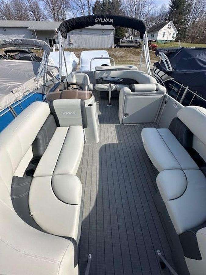 2025 Sylvan 820 Cruise