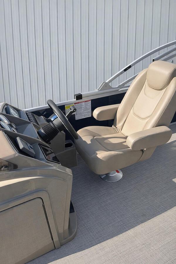 2025 SYLVAN MIRAGE 8522 CRS DS