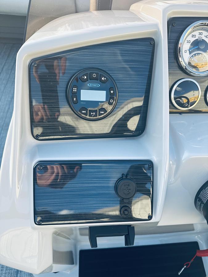 Used 2022 Sylvan 8522 CLZ