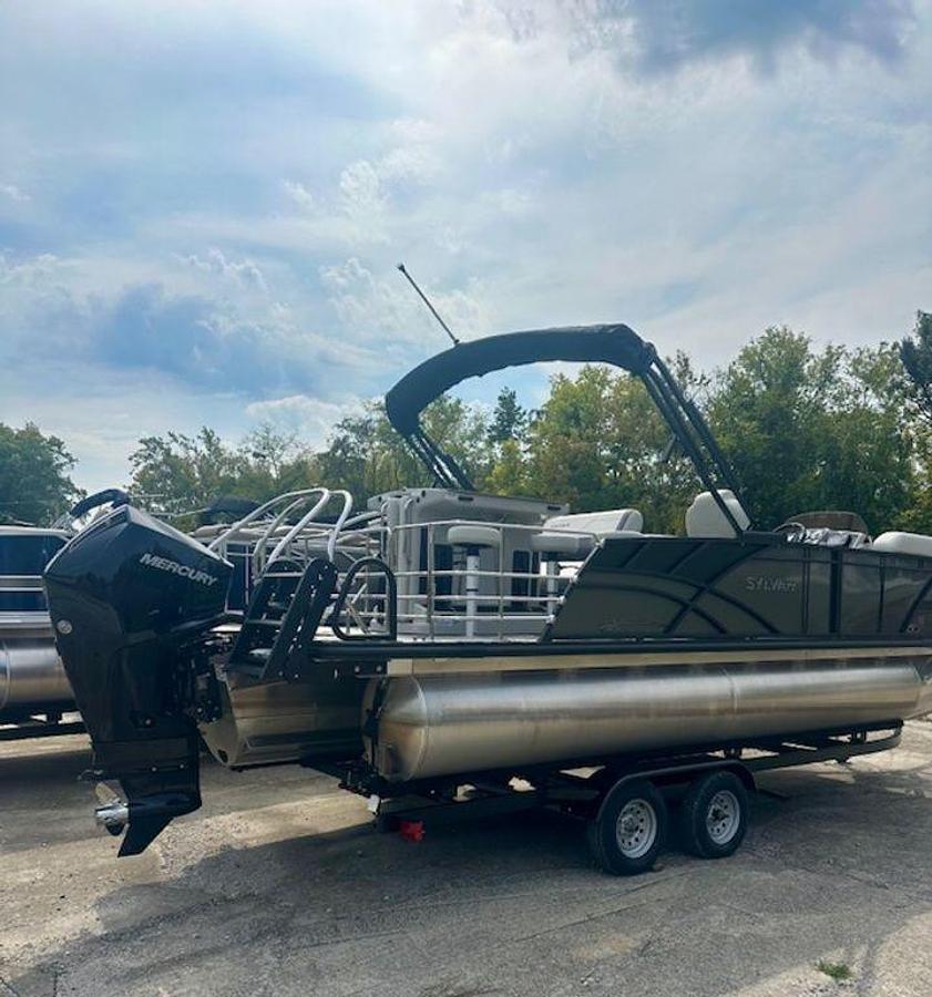 2025 Sylvan X3 DLZ Bar