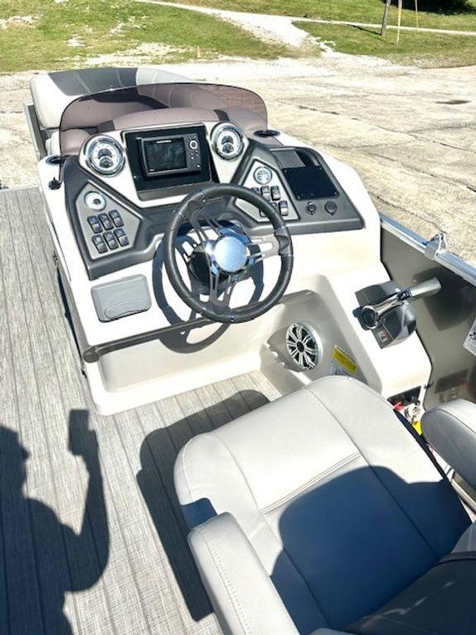 Used 2020 Sylvan L-1 DLZ