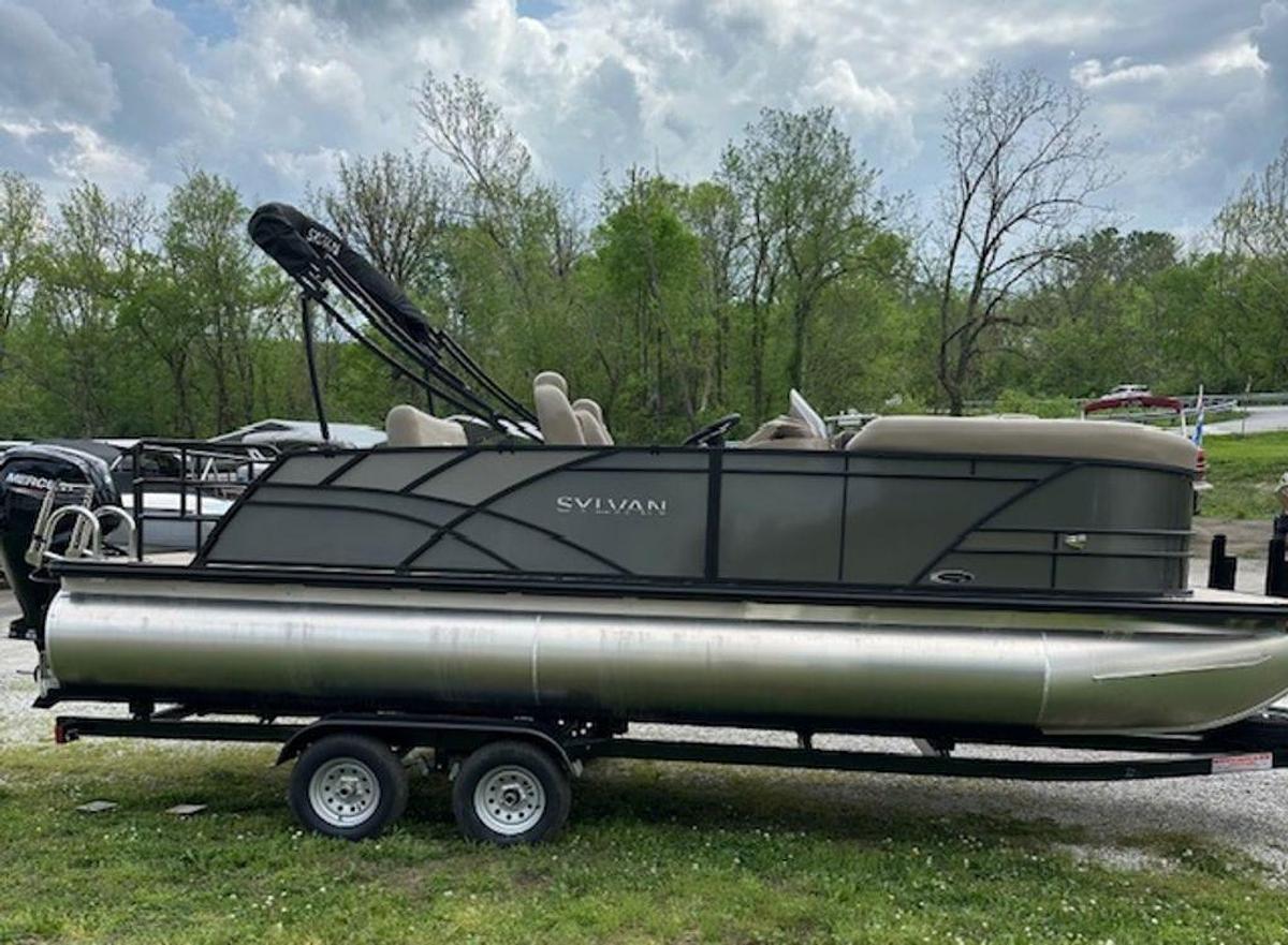 2025 Sylvan 822 CLZ DH