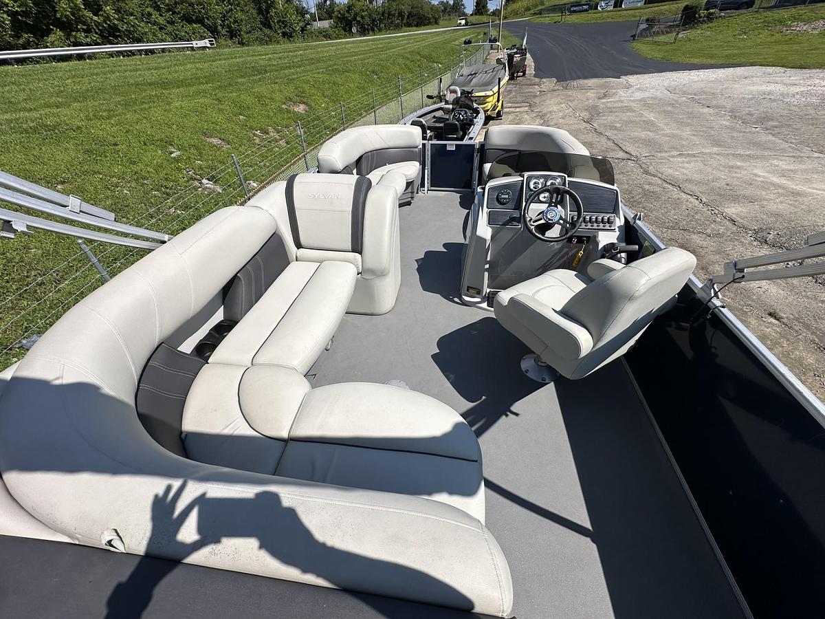 Used 2020 Sylvan 820 Cruise