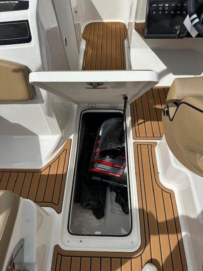 2025 Bayliner VR6 Bowrider - Outboard