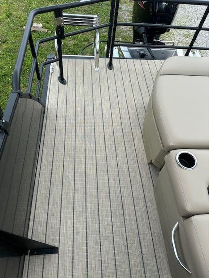 2025 Sylvan 822 CLZ DH