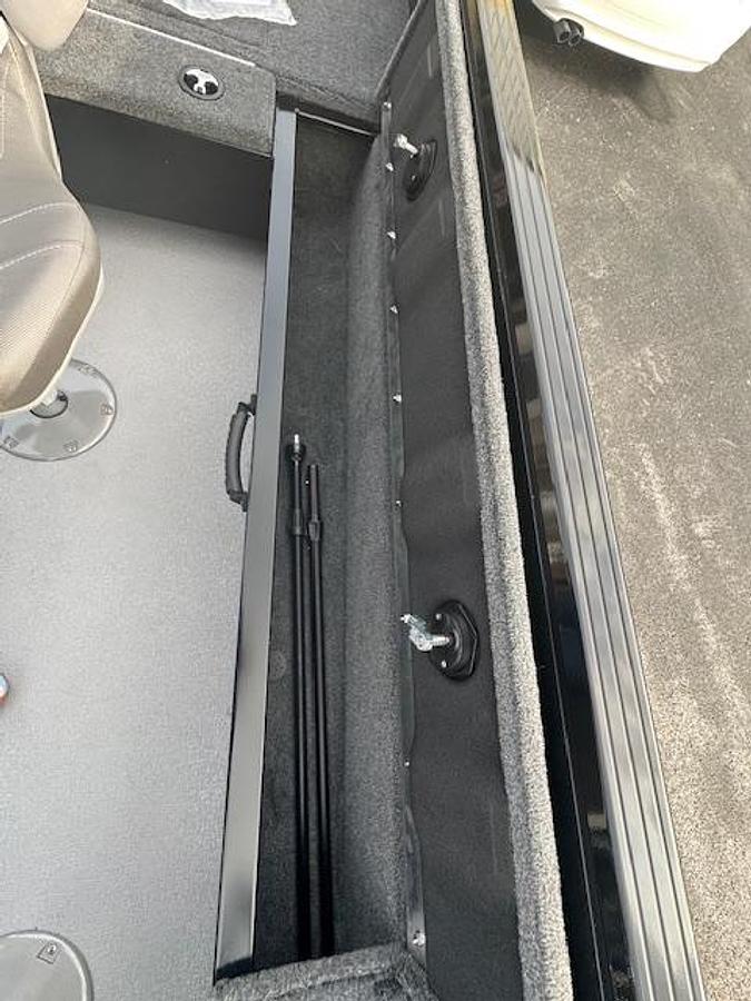 2026 Smoker Craft Excursion 17 DC