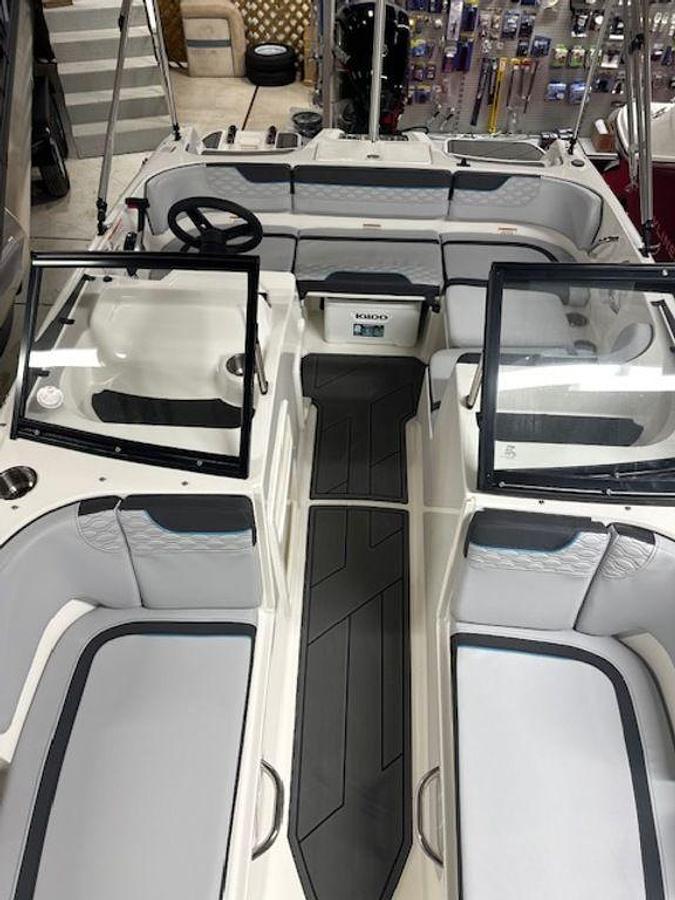 2026 Bayliner M17