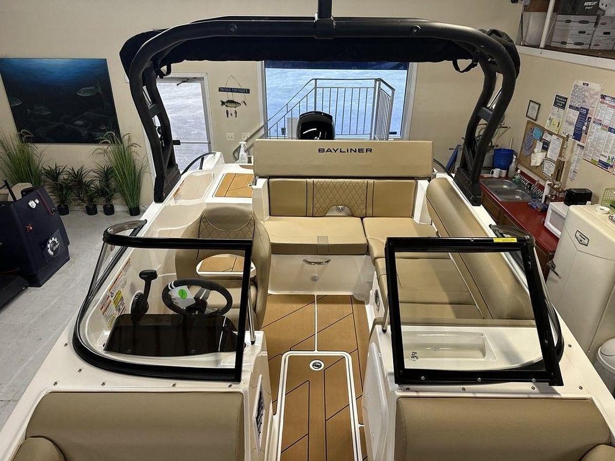 2025 Bayliner D20