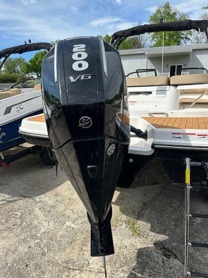 2025 Bayliner VR6 Bowrider - Outboard