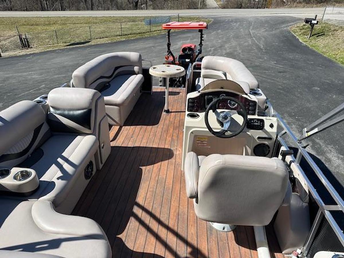 Used 2013 QWEST 820 XRE CR