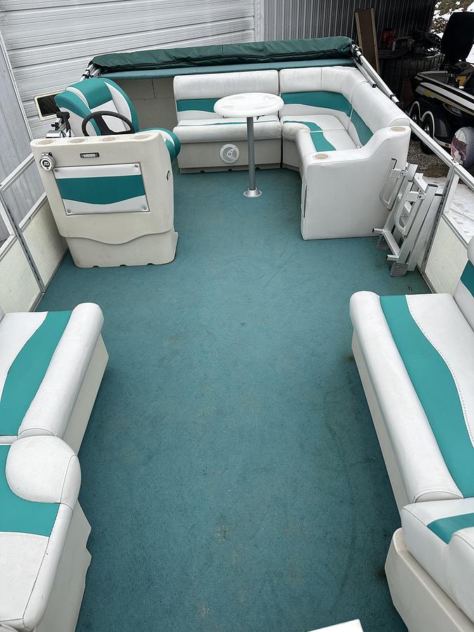 Used 1997 Crest 22 Crest II DLX