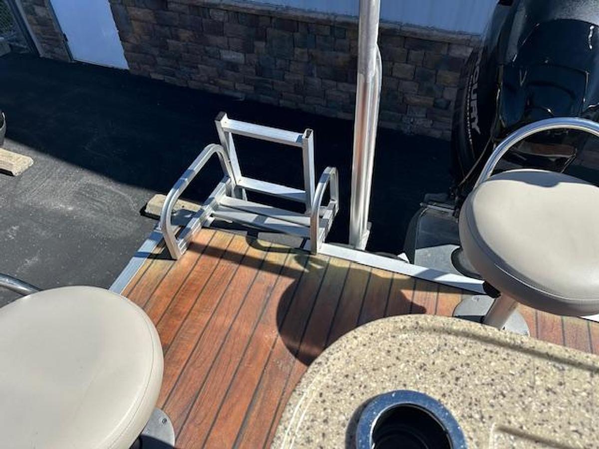 Used 2013 QWEST 820 XRE CR