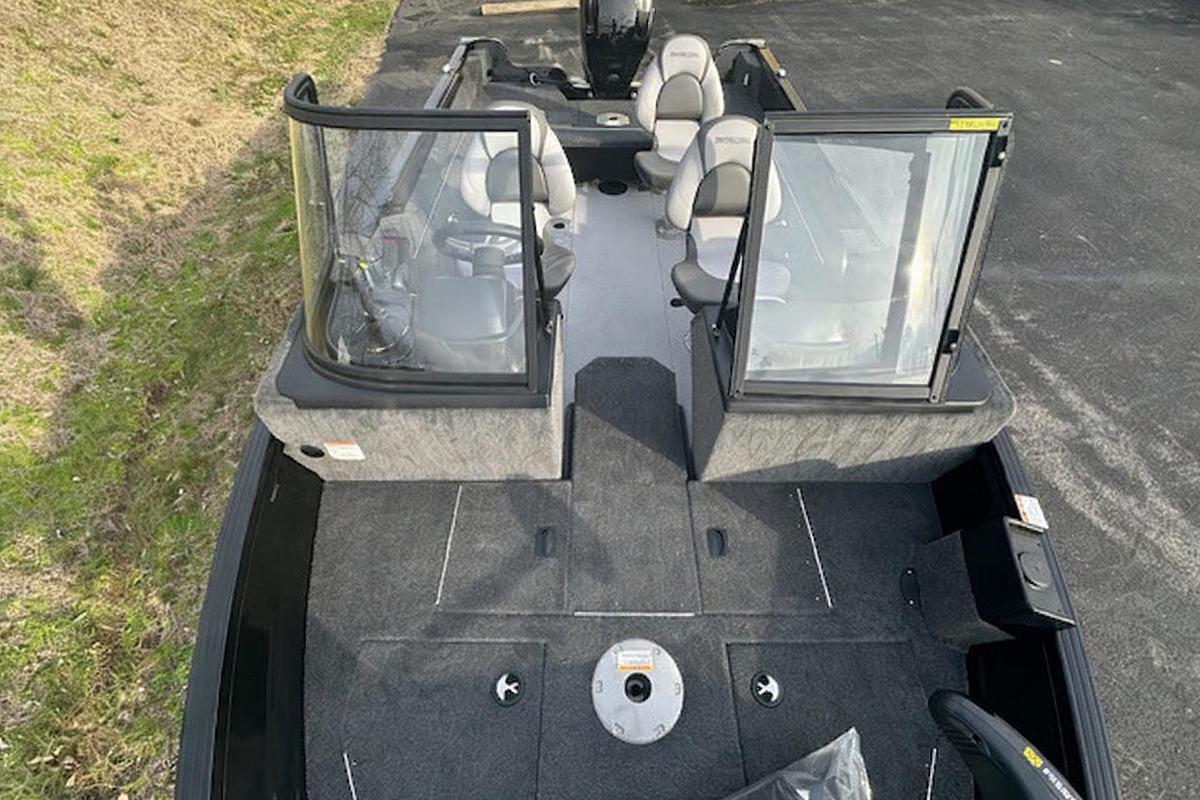 2026 Smoker Craft Excursion 17 DC