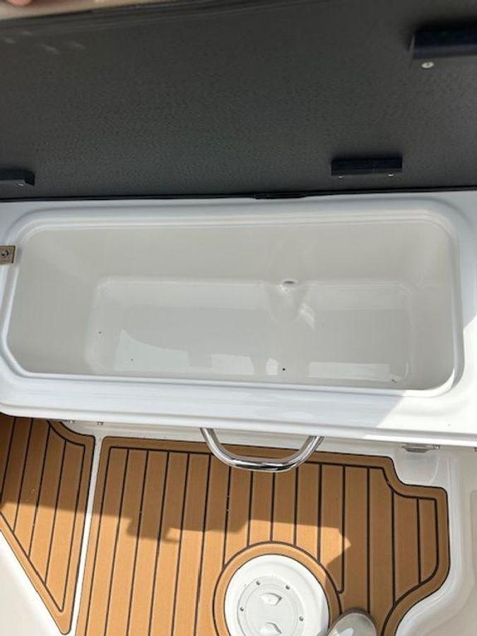 2025 Bayliner VR6 Bowrider - Outboard