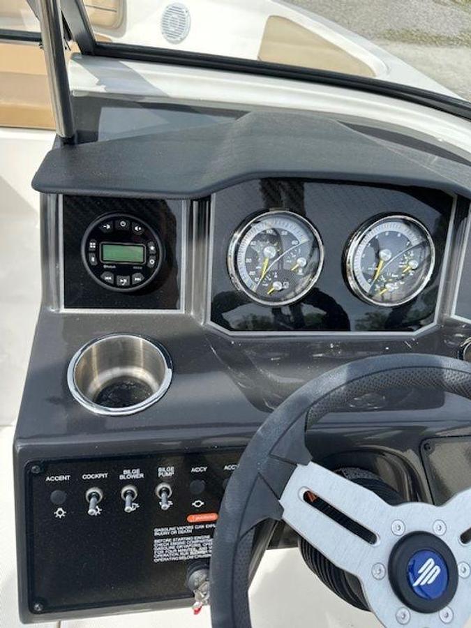 2025 Bayliner VR5 Bowrider