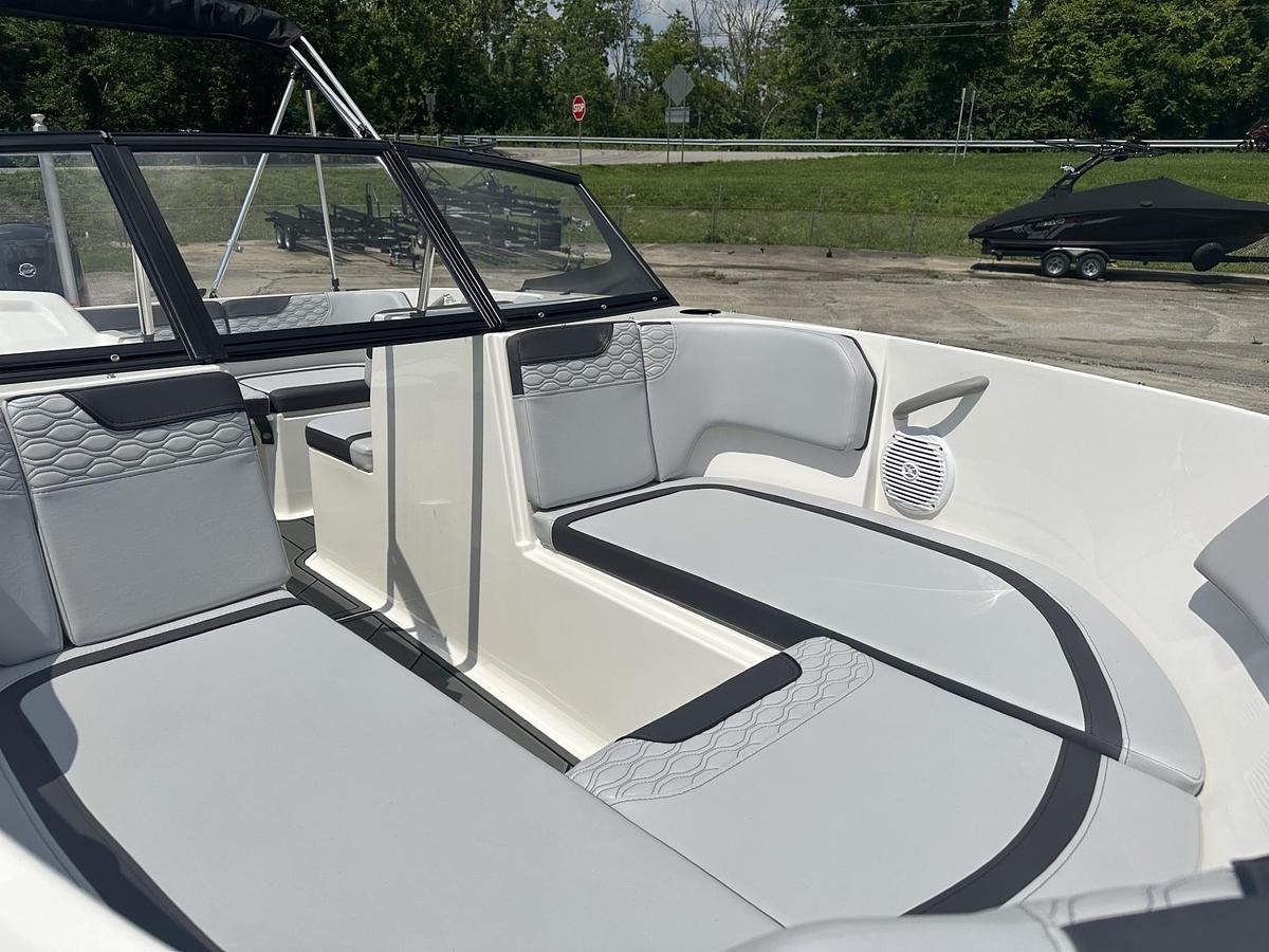 Used 2026 Bayliner M17