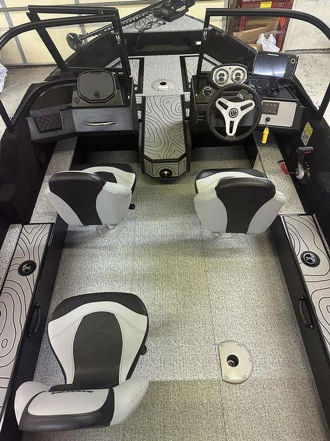 2026 Smoker Craft Excursion 17 DC