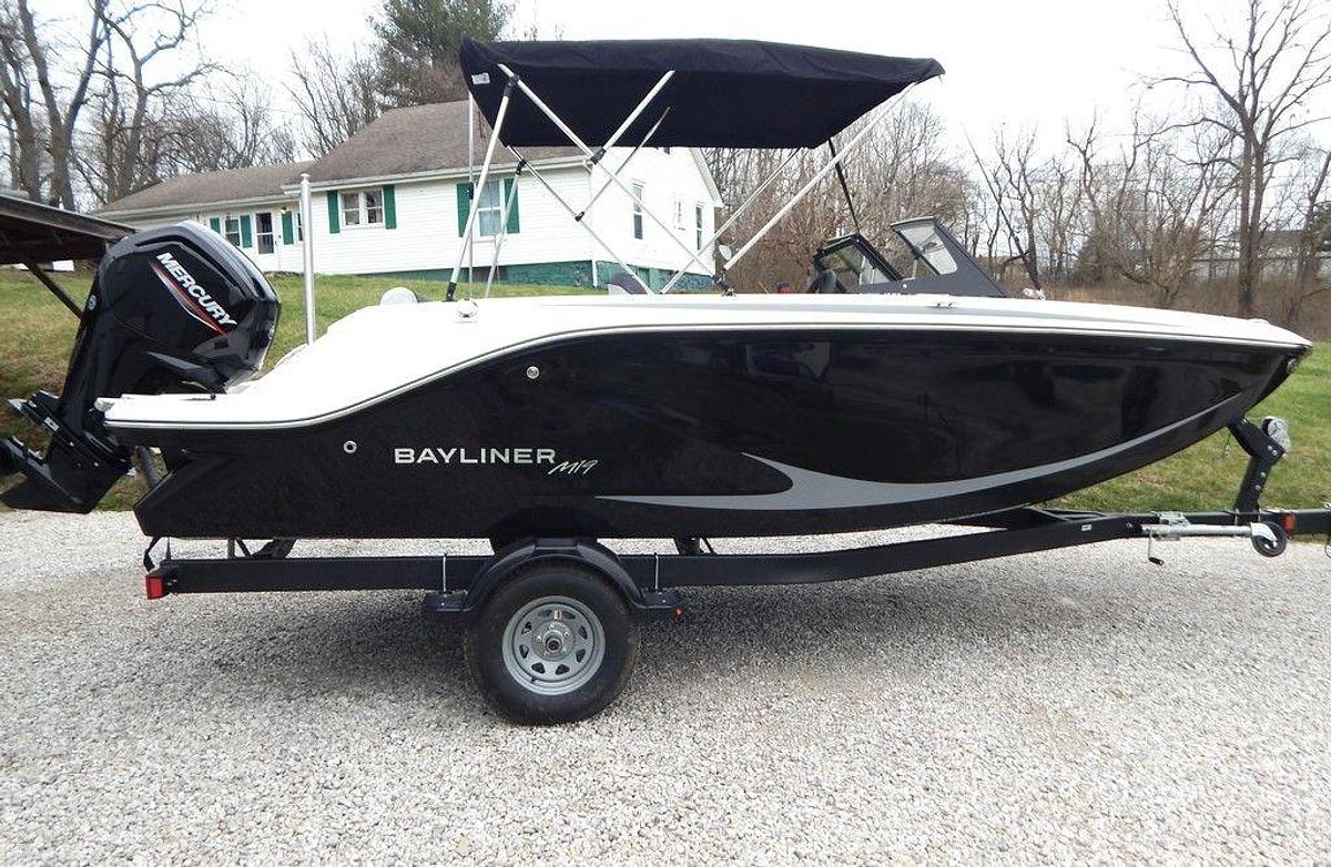 2024 Bayliner M19