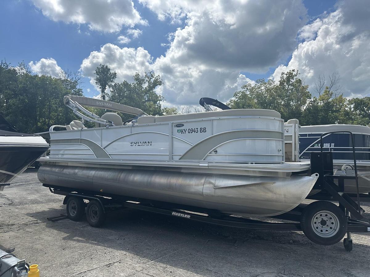 Used 2019 SYLVAN 8522 PARTY FISH