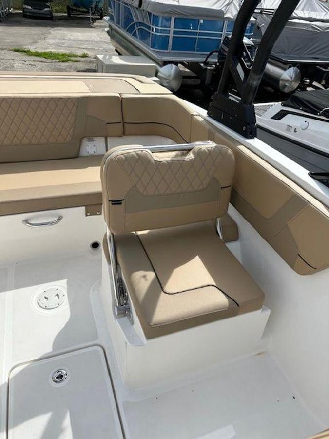 2025 Bayliner VR5 Bowrider