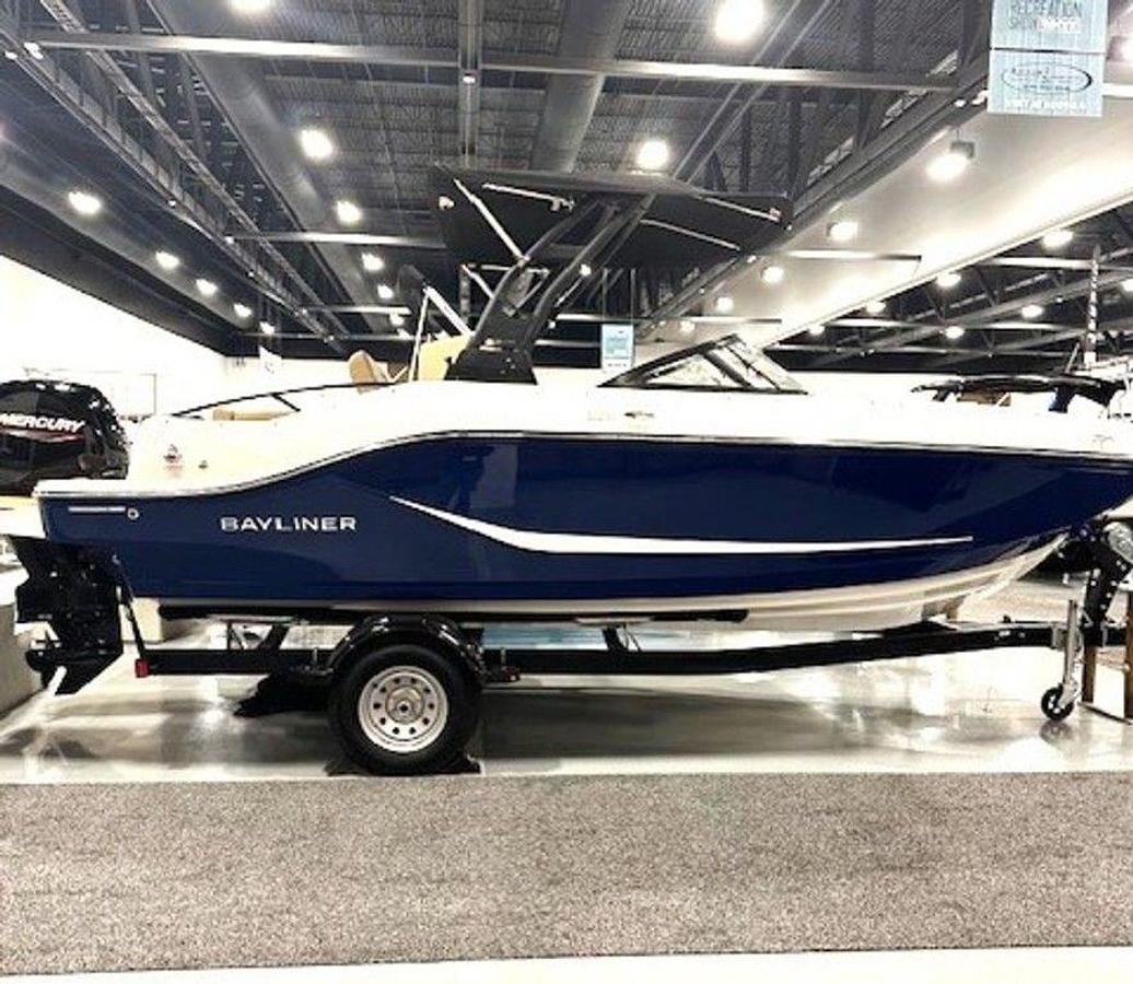 2025 Bayliner D20