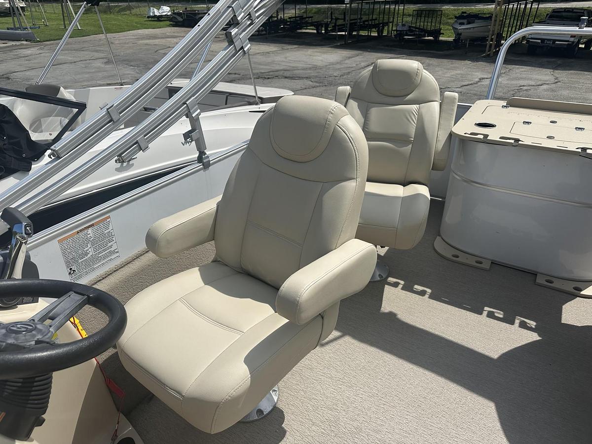 Used 2019 SYLVAN 8522 PARTY FISH