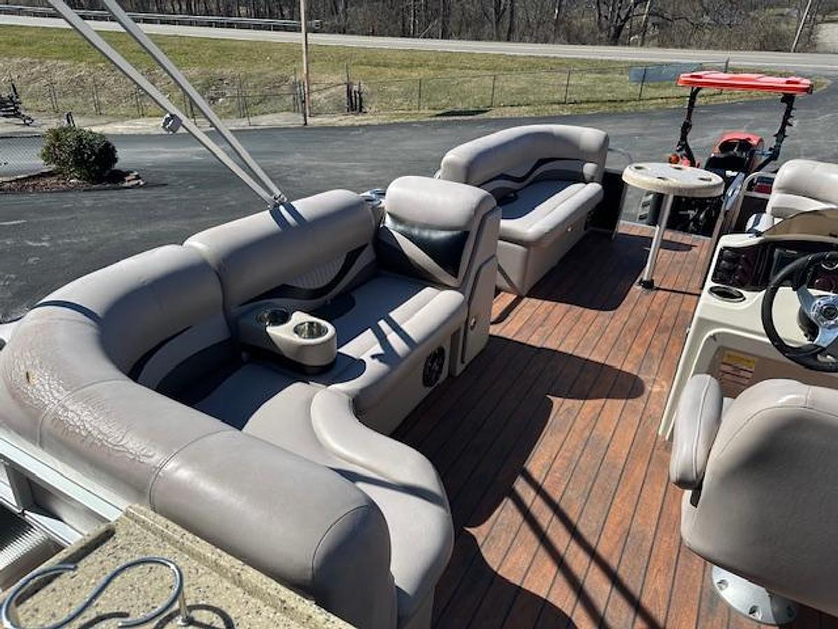 Used 2013 QWEST 820 XRE CR