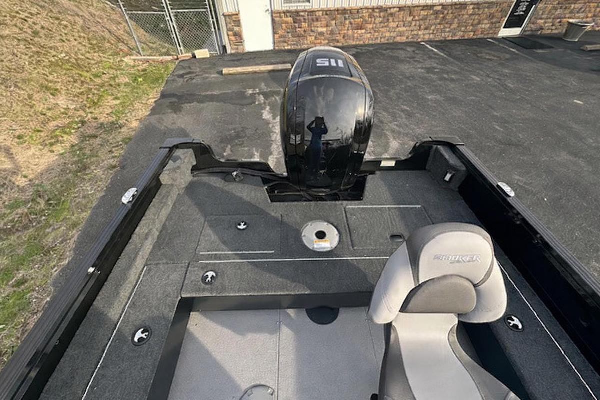 2026 Smoker Craft Excursion 17 DC