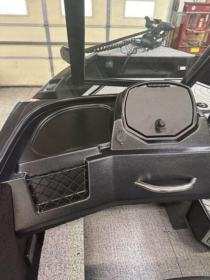 2026 Smoker Craft Excursion 17 DC