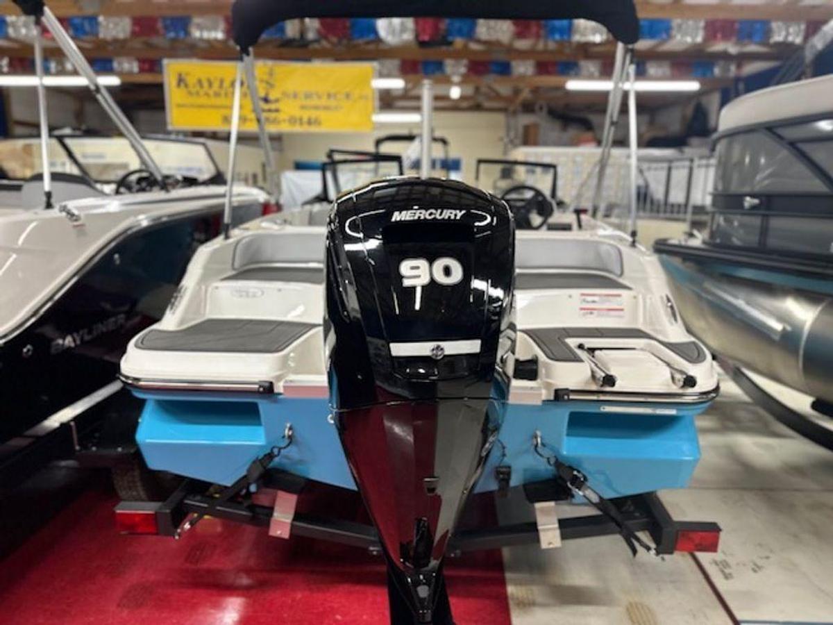 2026 Bayliner M17