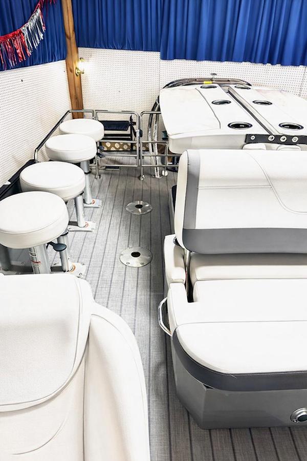 2025 Sylvan X3 DLZ Bar