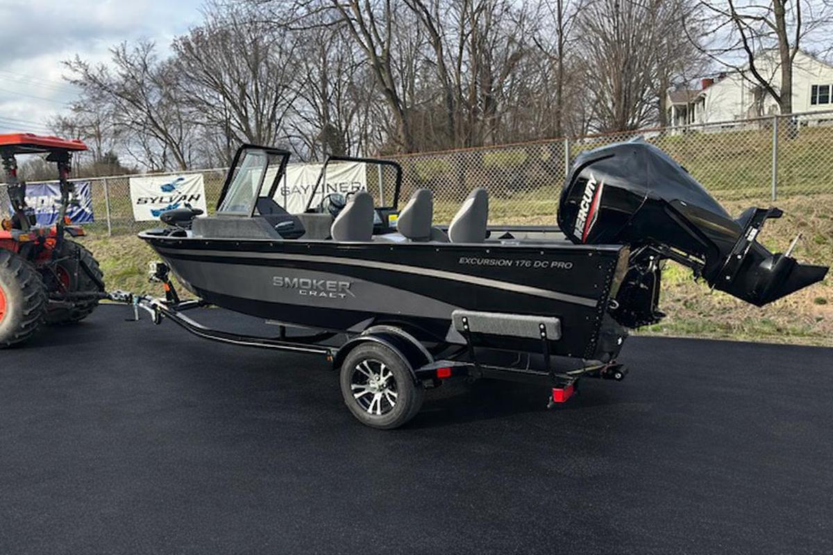 2026 Smoker Craft Excursion 17 DC