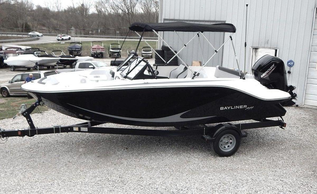 2024 Bayliner M19