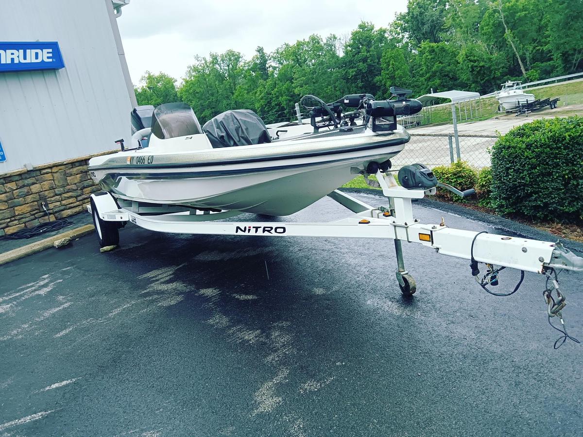 Used 2005 NITRO NX882SC