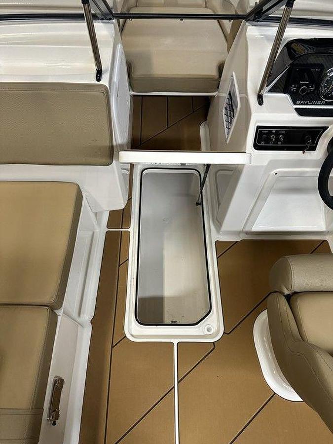 2025 Bayliner D20