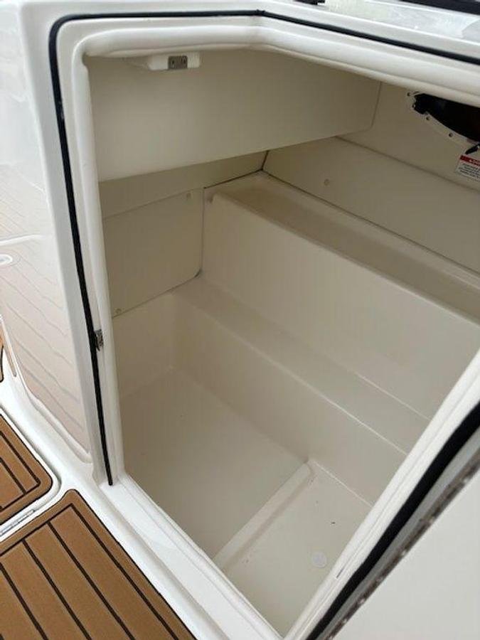 2025 Bayliner VR6 Bowrider - Outboard