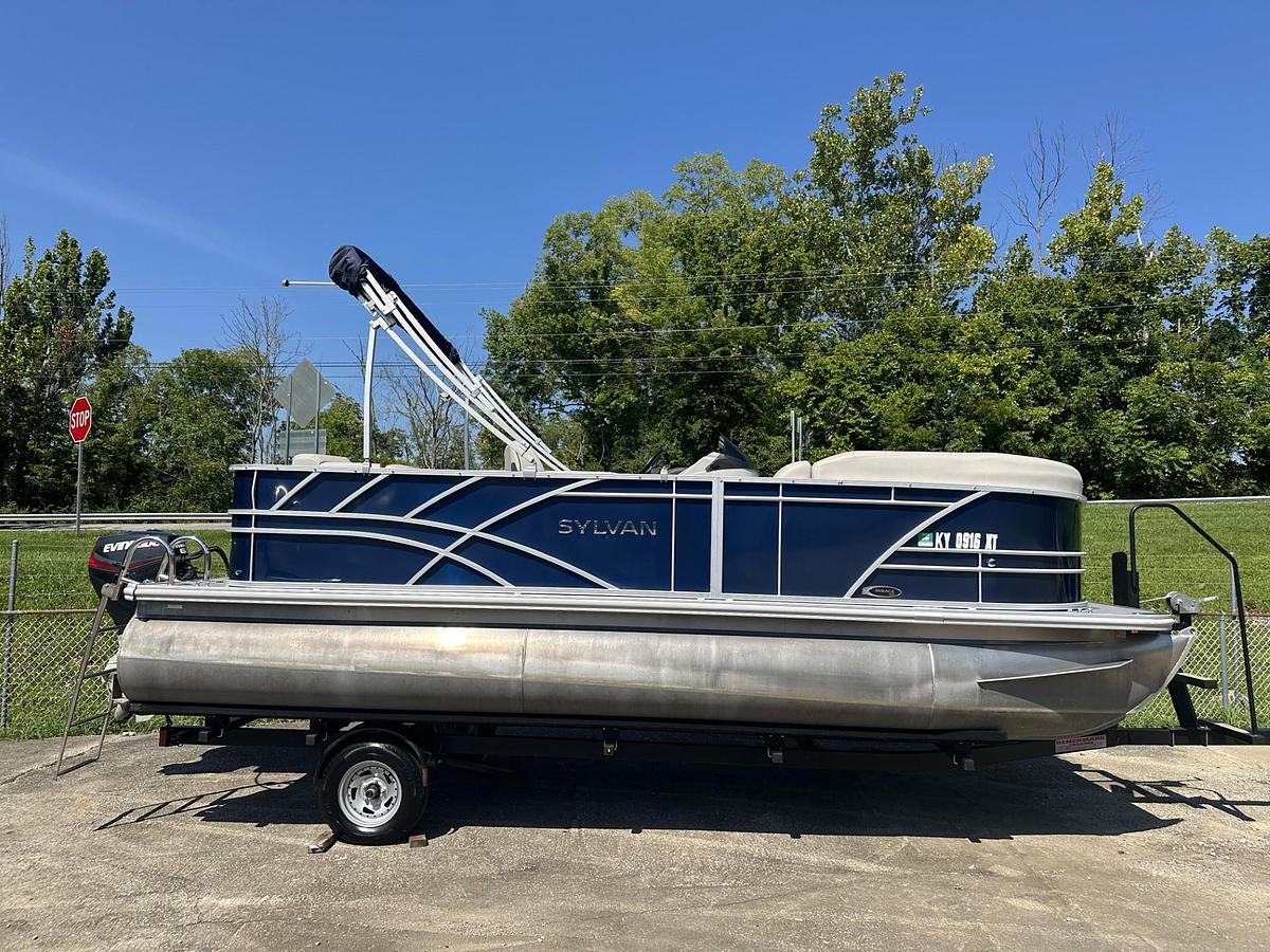 Used 2020 Sylvan 820 Cruise