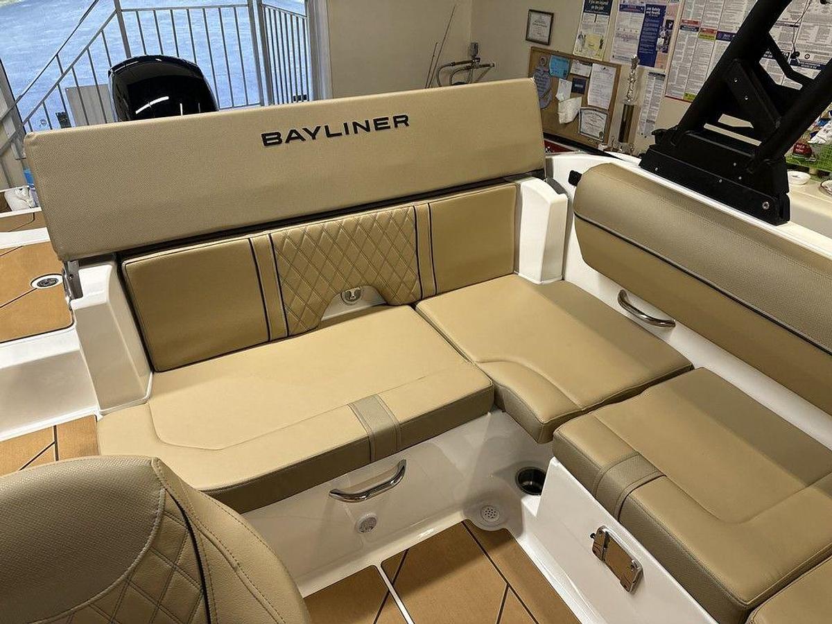 2025 Bayliner D20