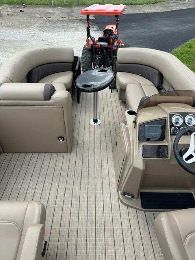 2025 Sylvan 822 CLZ DH