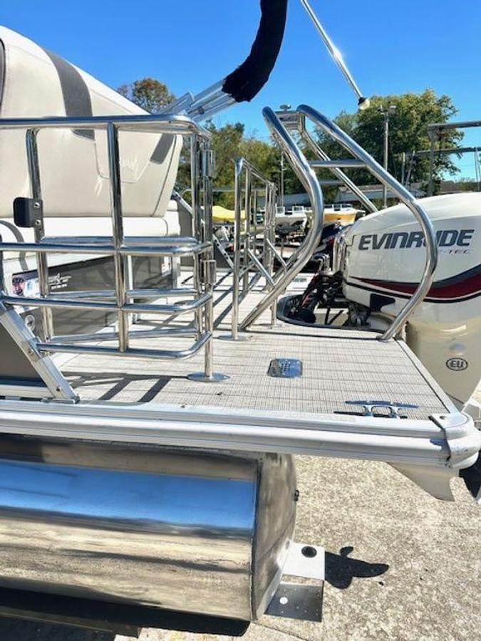 Used 2020 Sylvan L-1 DLZ