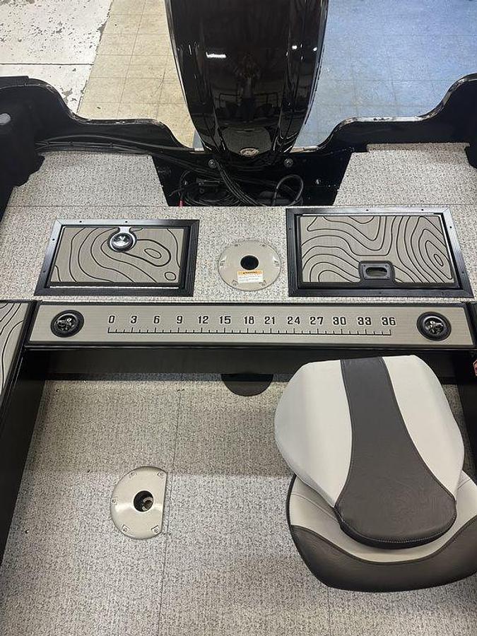 2026 Smoker Craft Excursion 17 DC