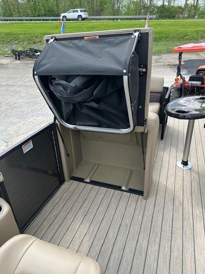 2025 Sylvan 822 CLZ DH