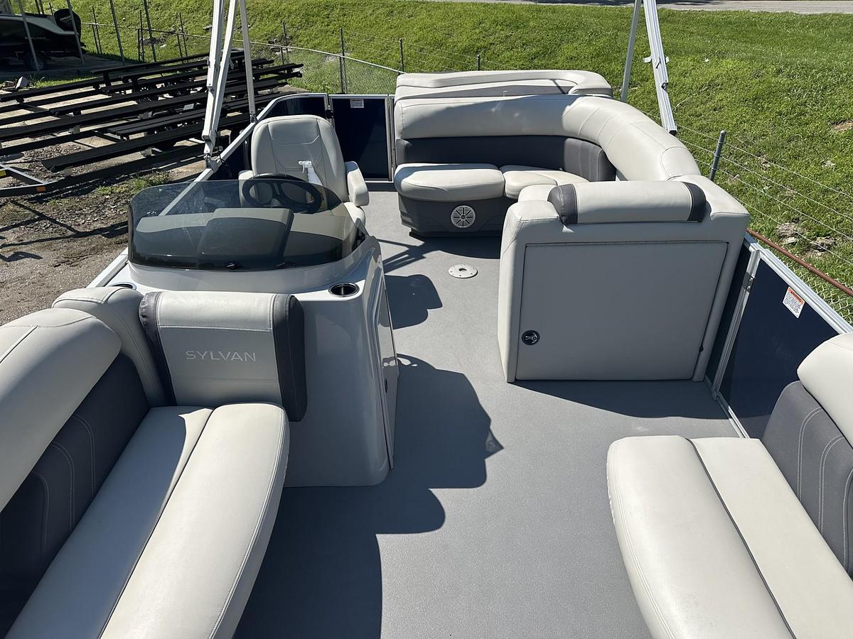 Used 2020 Sylvan 820 Cruise