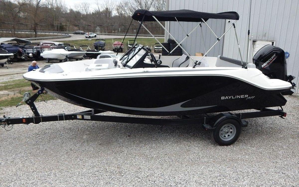 2024 Bayliner M19
